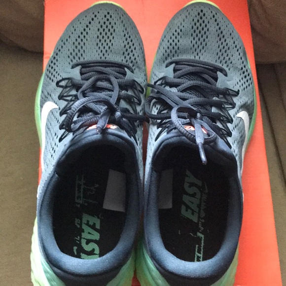 Men Shoes - Picture 1 of 3